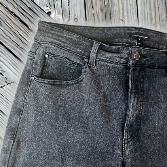 Universal Standard Etta High Rise Straight Leg Jeans 28 Inch in Washed Black 10 - Picture 6 of 16